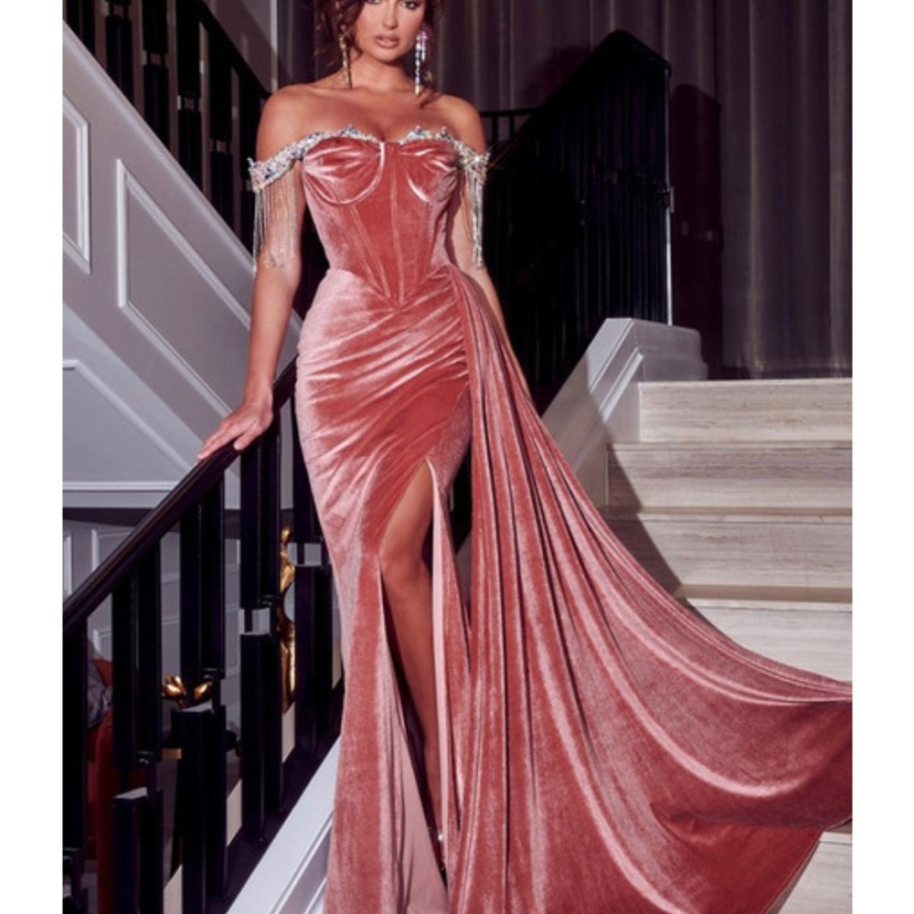Medium size 8 worn once for prom has been dry cleaned.